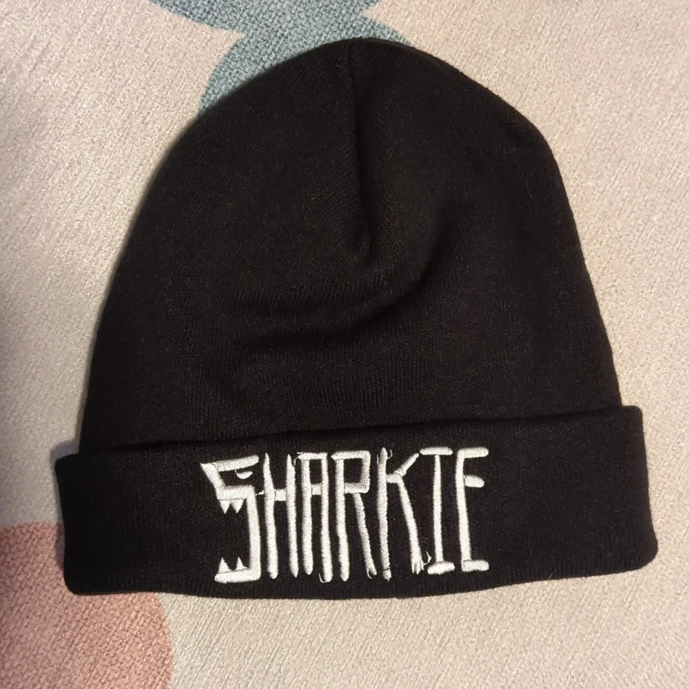 Blackmilk Sharkie beanie - Picture 2 of 3